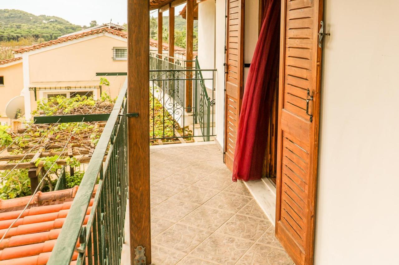 Sunset Studios & Apartments Кукунаріес Екстер'єр фото