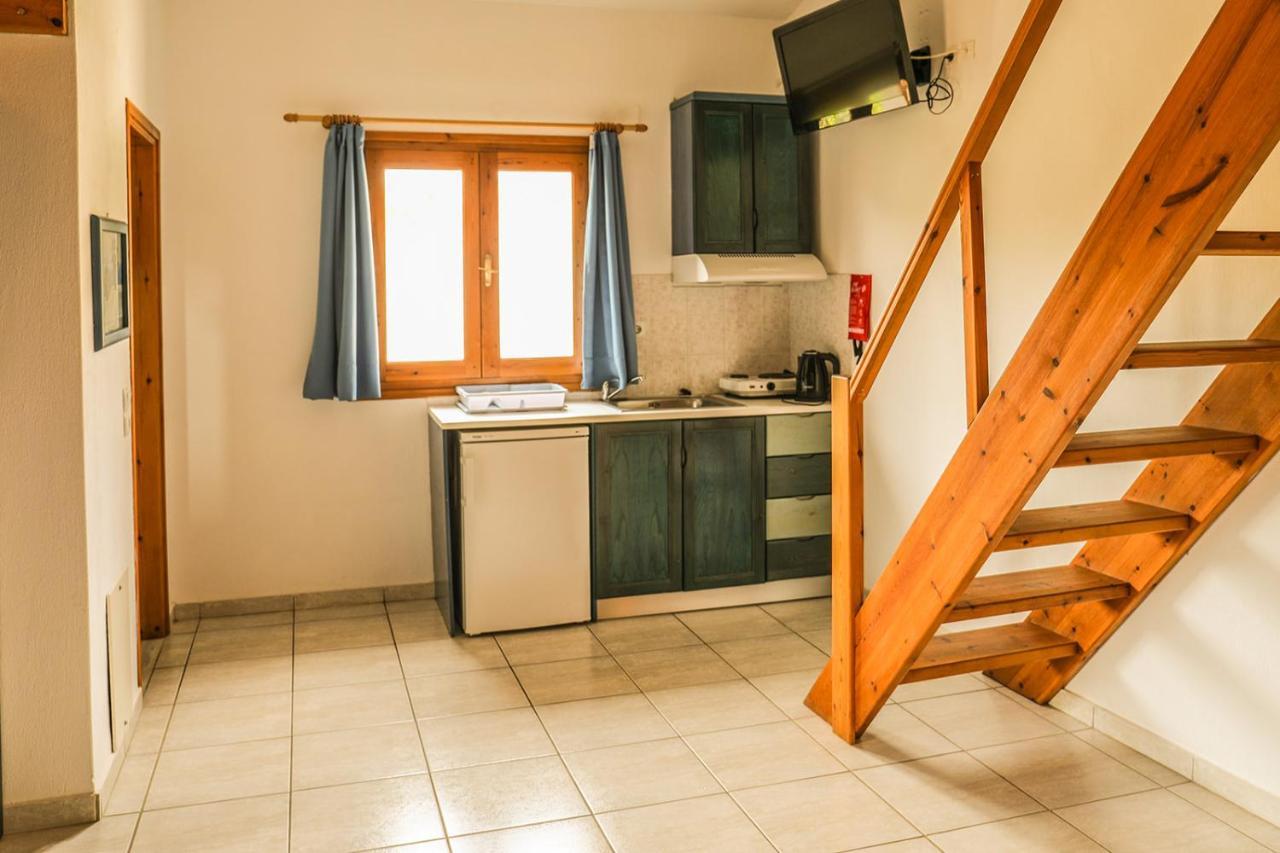 Sunset Studios & Apartments Кукунаріес Екстер'єр фото